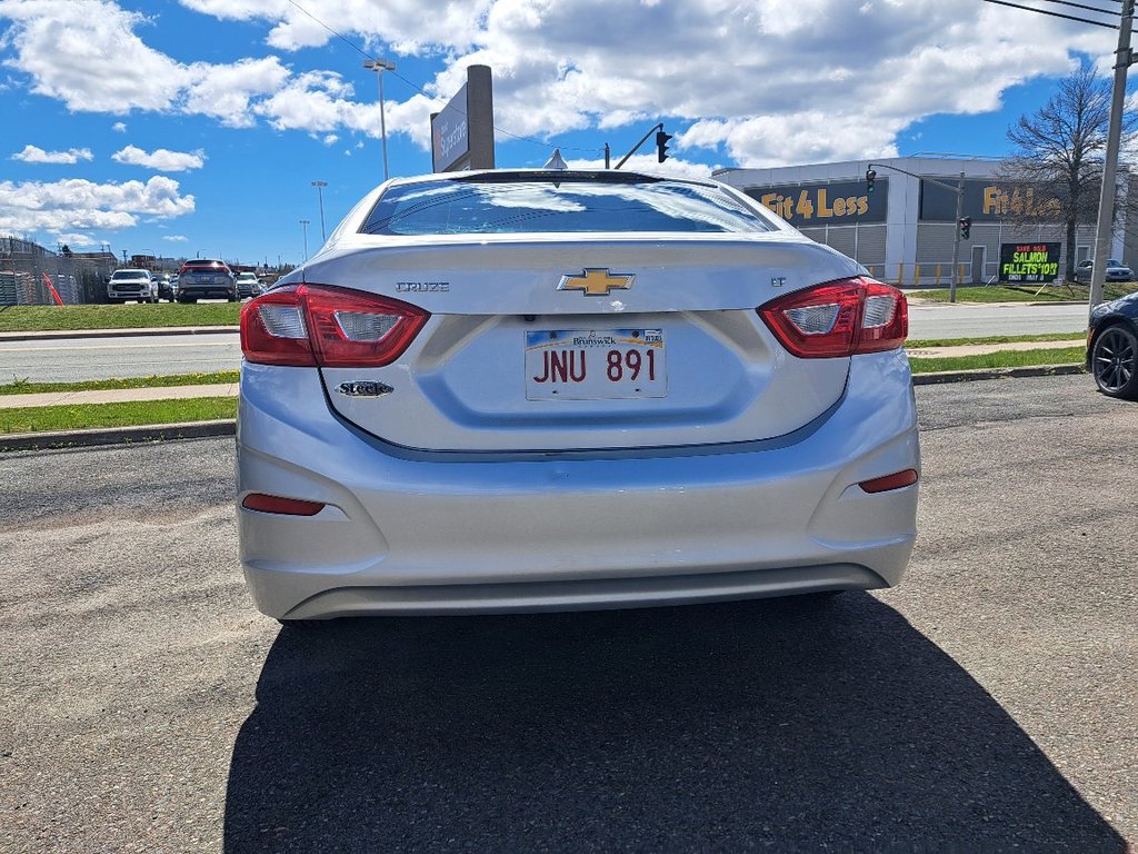 2017 Chevrolet Cruze in Saint John, New Brunswick - 5 - w1024h768px