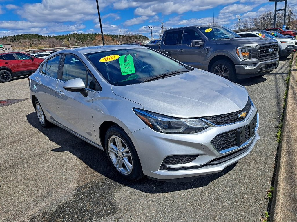 2017 Chevrolet Cruze in Saint John, New Brunswick - 3 - w1024h768px