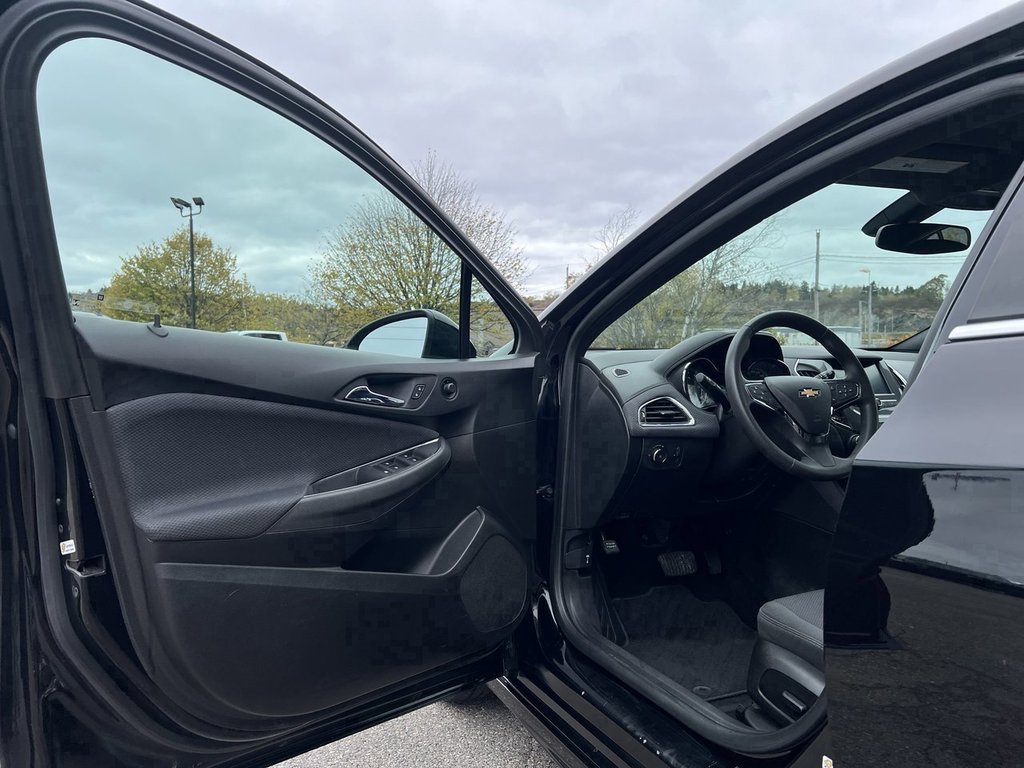 2018 Chevrolet Cruze in Saint John, New Brunswick - 10 - w1024h768px