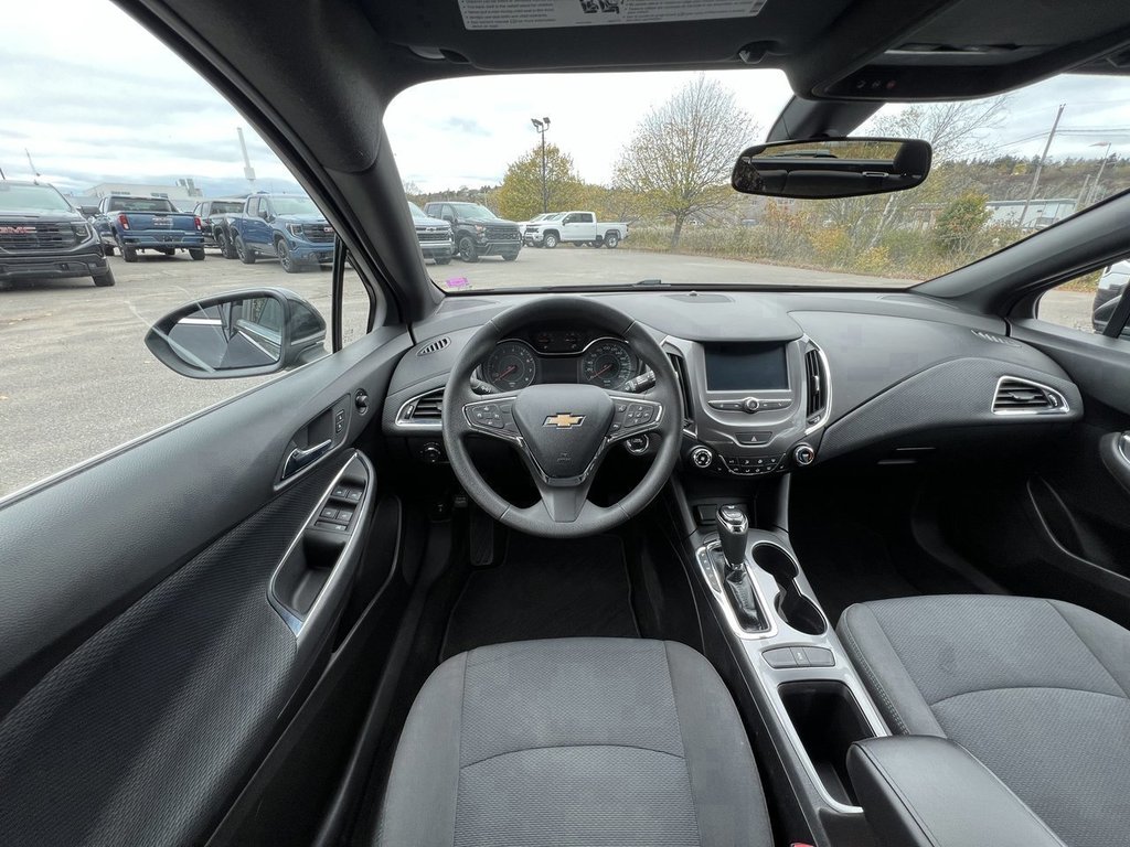 2018 Chevrolet Cruze in Saint John, New Brunswick - 16 - w1024h768px