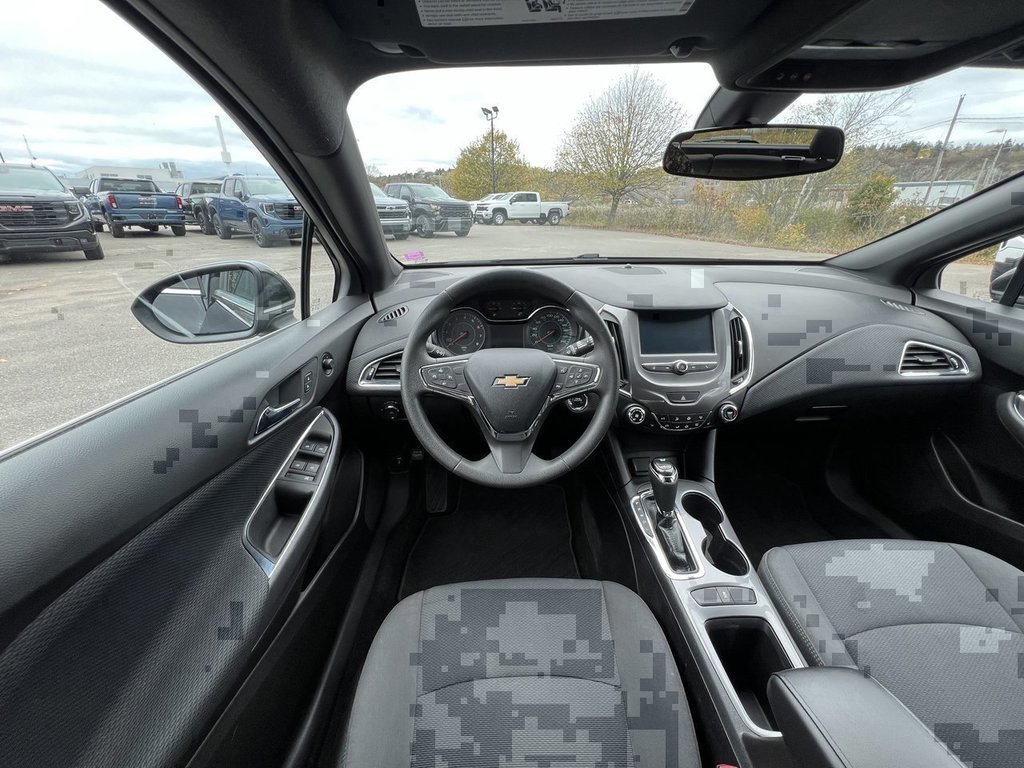 2018 Chevrolet Cruze in Saint John, New Brunswick - 16 - w1024h768px