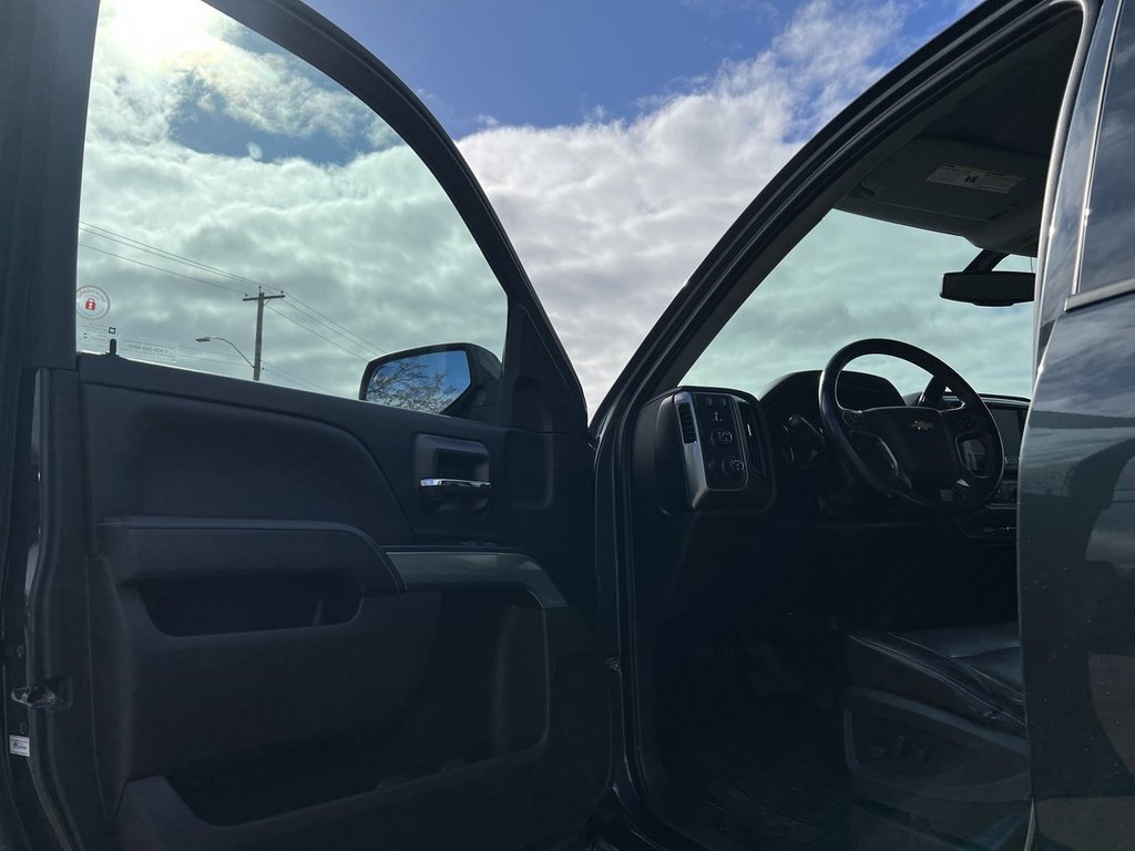 2018 Chevrolet Silverado 1500 LT in Saint John, New Brunswick - 10 - w1024h768px