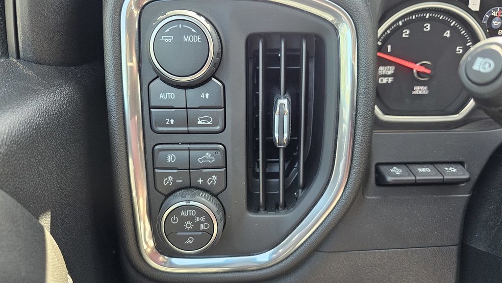 2020 Chevrolet Silverado 1500 in Saint John, New Brunswick - 19 - w1024h768px