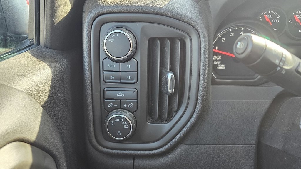2023 Chevrolet Silverado 1500 in Saint John, New Brunswick - 12 - w1024h768px