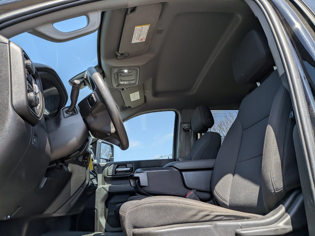 2023 Chevrolet Silverado 2500HD Custom in Saint John, New Brunswick - 10 - w1024h768px
