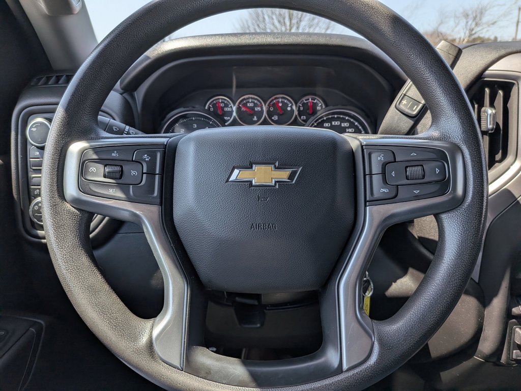 2023 Chevrolet Silverado 2500HD Custom in Saint John, New Brunswick - 14 - w1024h768px