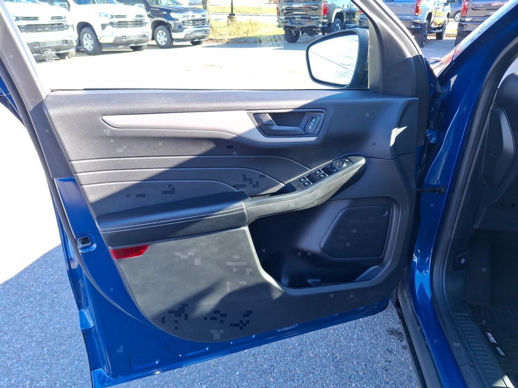 2022 Ford Escape SE Hybrid in Saint John, New Brunswick - 10 - w1024h768px