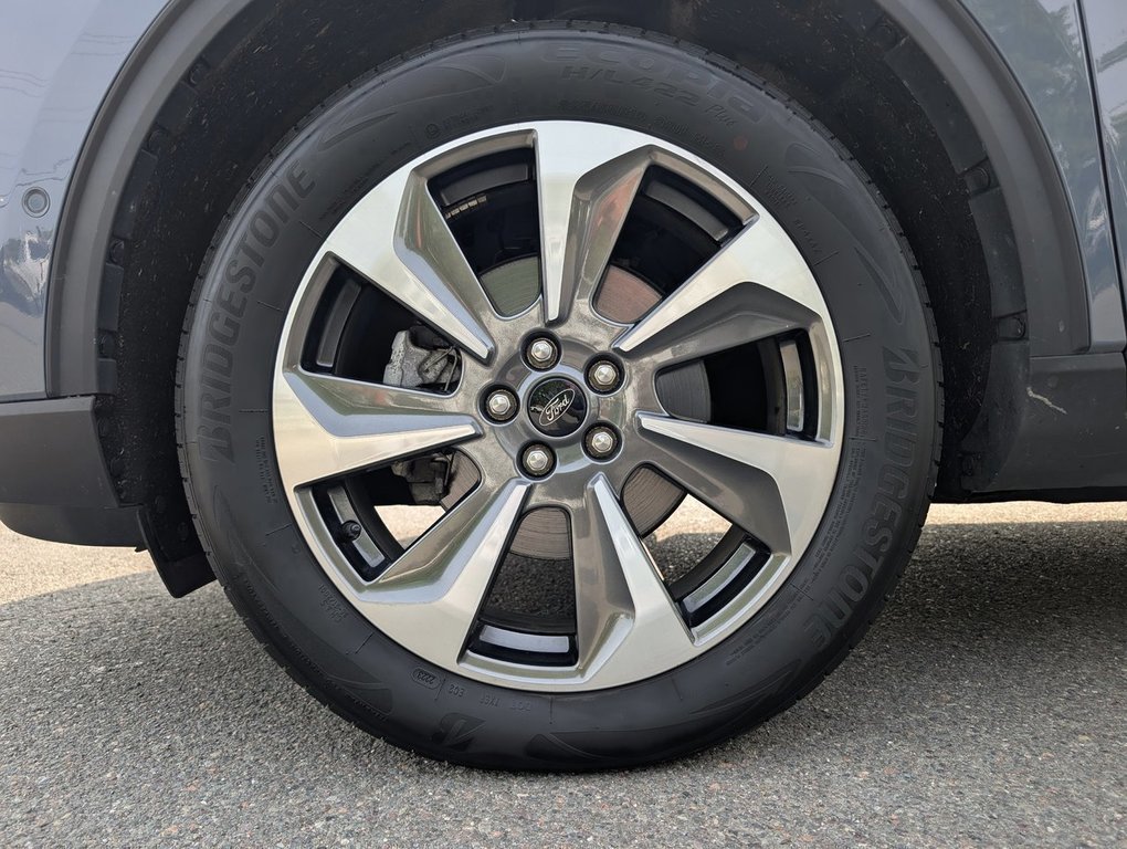 2023 Ford Escape Platinum in Saint John, New Brunswick - 8 - w1024h768px