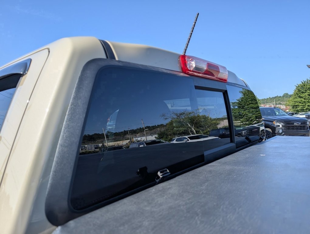2024 GMC Canyon AT4 in Saint John, New Brunswick - 9 - w1024h768px