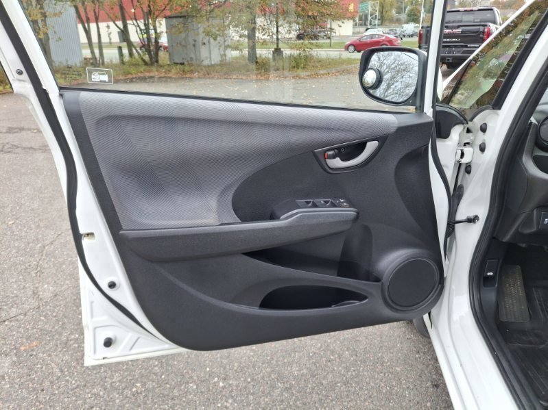 2013 Honda Fit in Saint John, New Brunswick - 10 - w1024h768px
