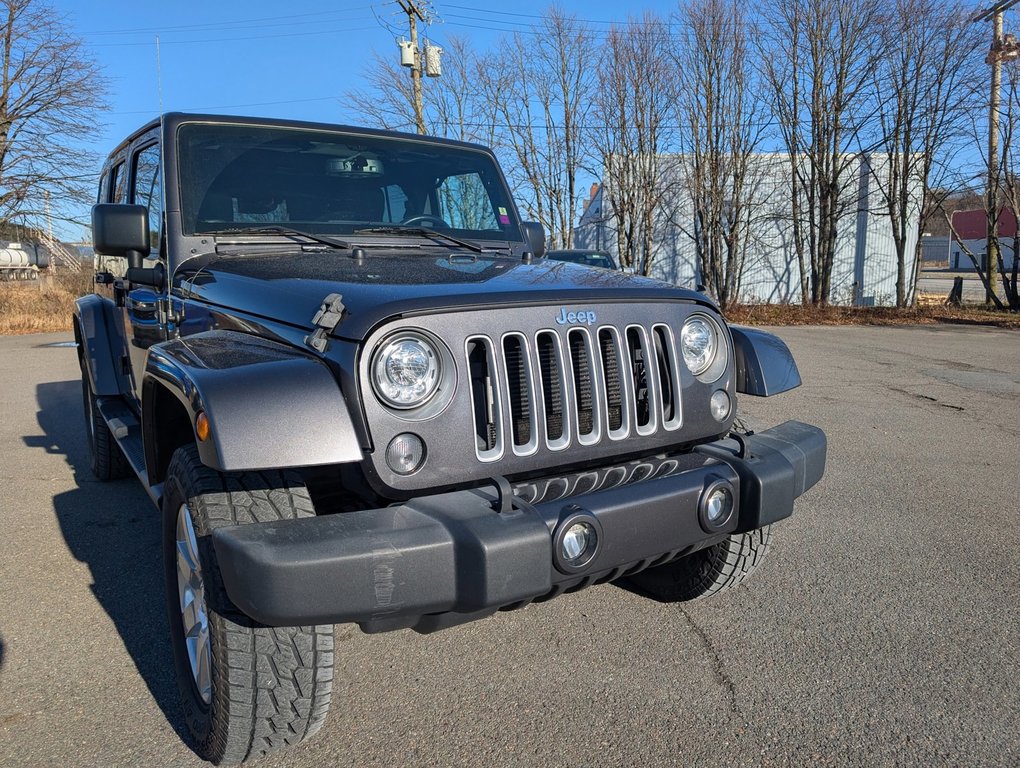 2017 Jeep Wrangler Unlimited in Saint John, New Brunswick - 2 - w1024h768px