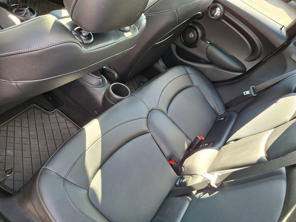 2021 MINI 5 Door in Saint John, New Brunswick - 12 - w1024h768px
