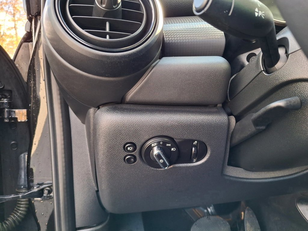 2021 MINI 5 Door Cooper in Saint John, New Brunswick - 16 - w1024h768px
