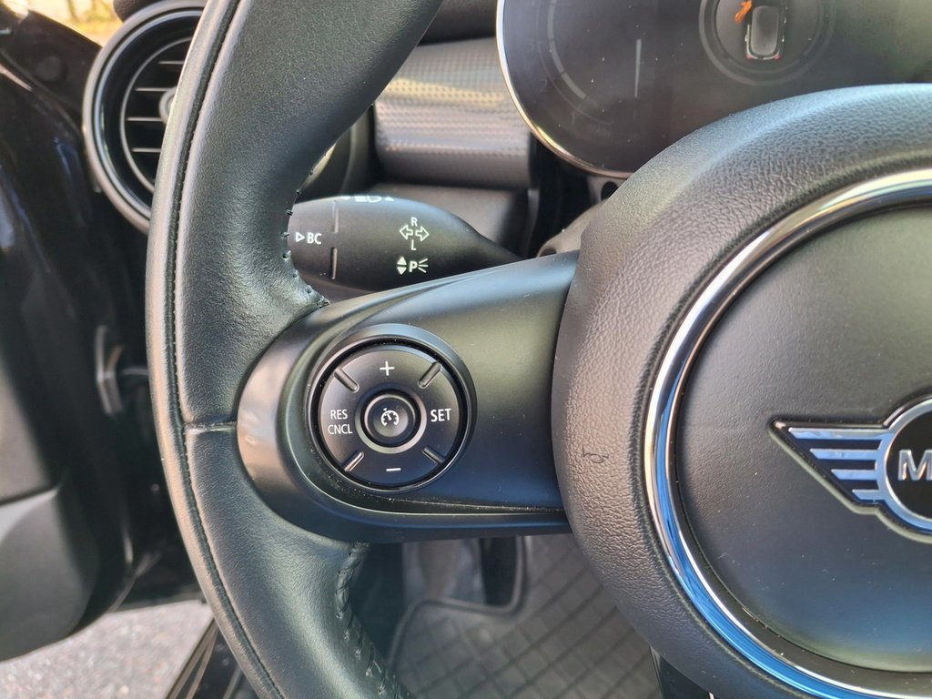 2021 MINI 5 Door Cooper in Saint John, New Brunswick - 15 - w1024h768px