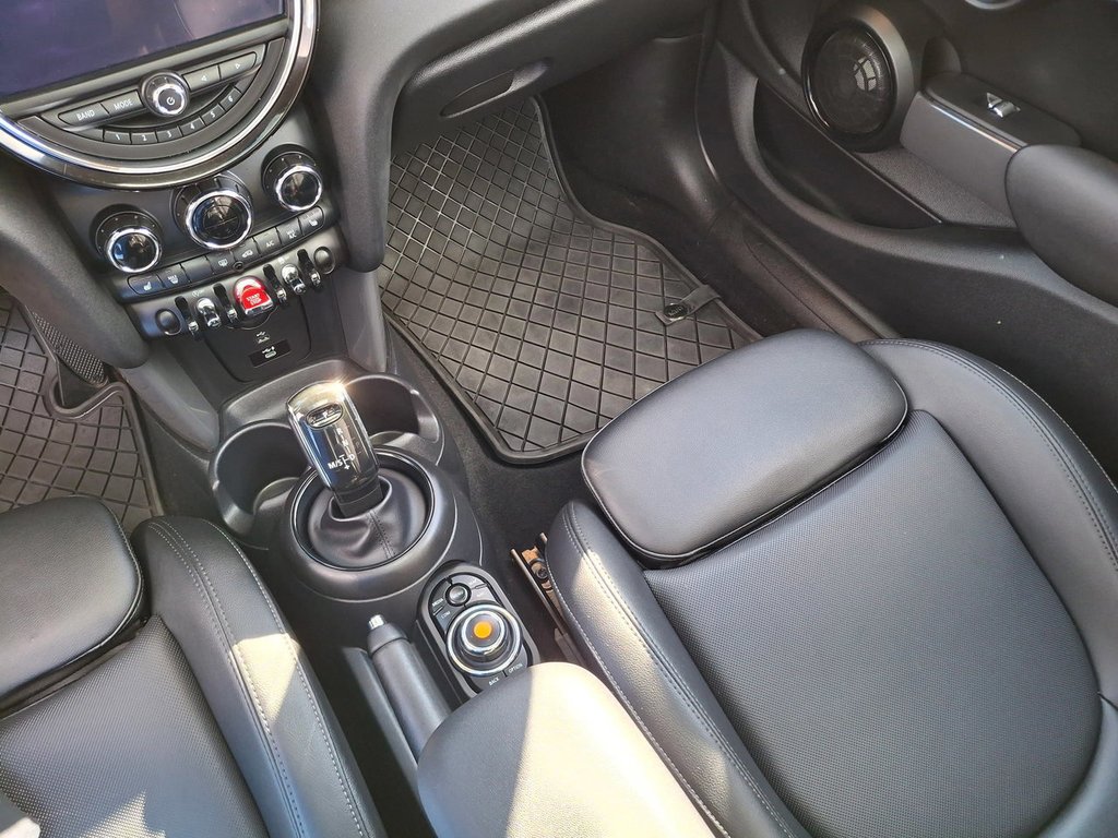2021 MINI 5 Door in Saint John, New Brunswick - 18 - w1024h768px