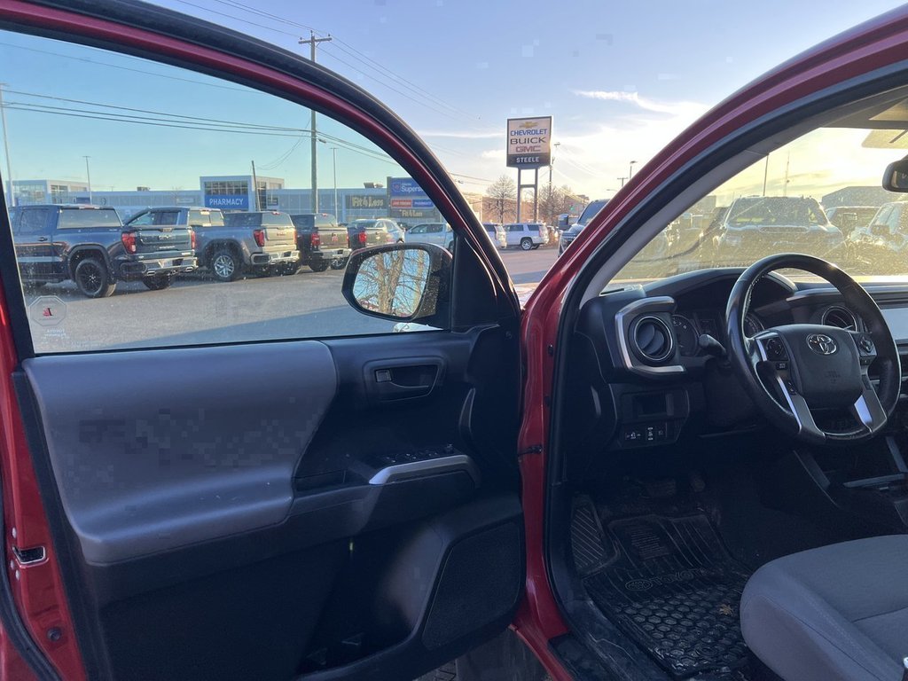 2019 Toyota Tacoma SR5 in Saint John, New Brunswick - 10 - w1024h768px