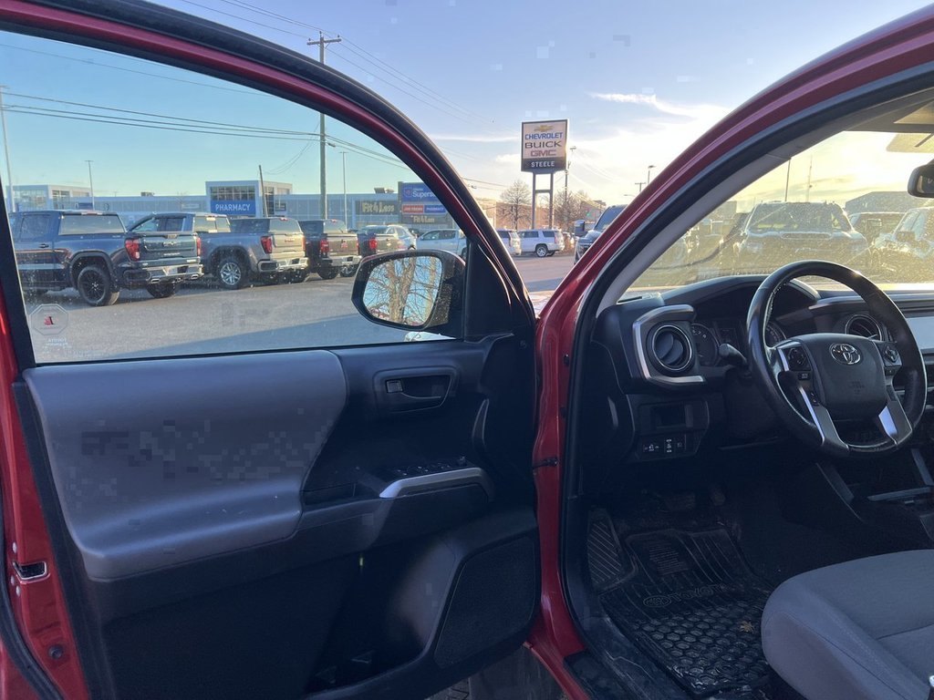 2019 Toyota Tacoma in Saint John, New Brunswick - 10 - w1024h768px