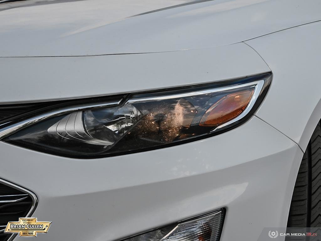 2019 Chevrolet Malibu in St. Catharines, Ontario - 10 - w1024h768px