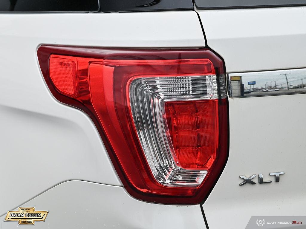 2017 Ford Explorer in St. Catharines, Ontario - 12 - w1024h768px