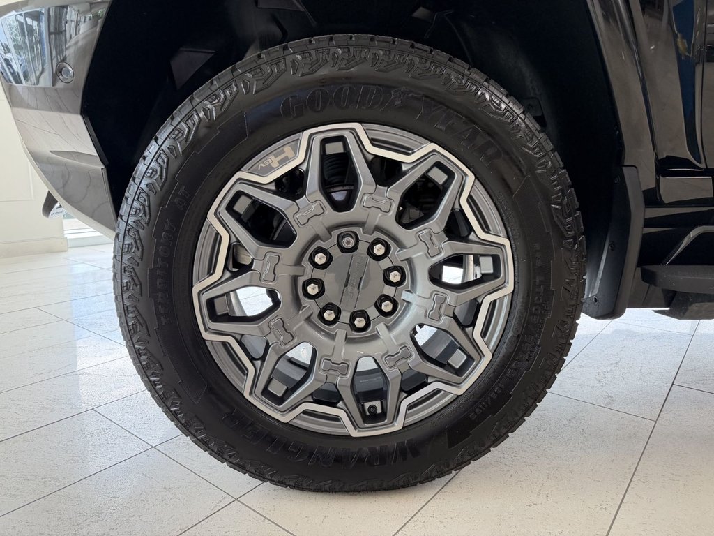 2025 GMC HUMMER EV SUV in Brossard, Quebec - 4 - w1024h768px