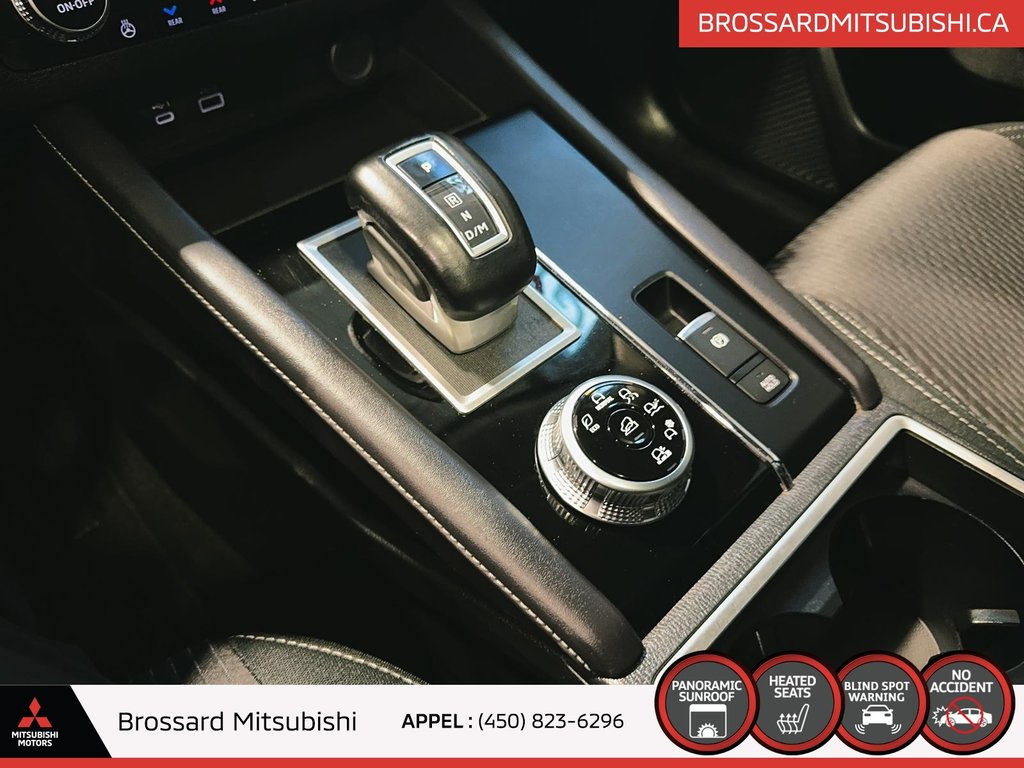 2023  Outlander SE S-AWC / TOIT PANO / HAYON ÉLECTRIQUE / CARPLAY in Brossard, Quebec - 25 - w1024h768px