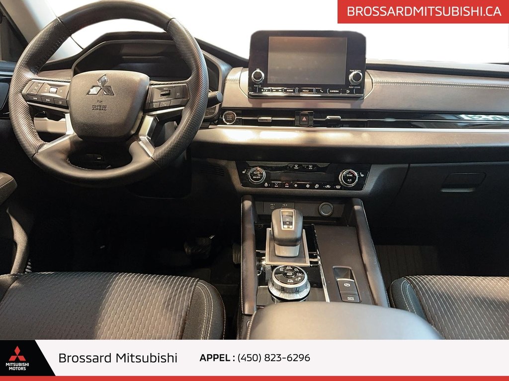 Outlander SE S-AWC / VOLANT CHAUFFANT / MAGS / CARPLAY 2023 à Brossard, Québec - 12 - w1024h768px