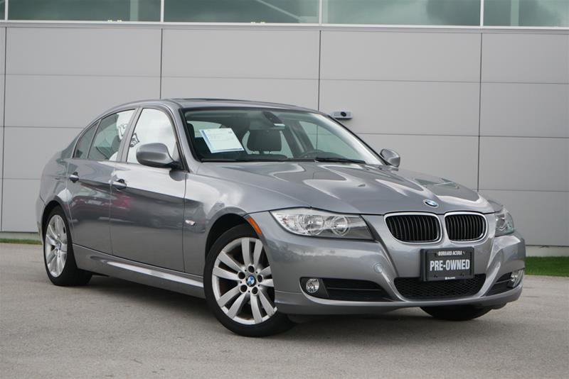 Dilawri Group of Companies | 2011 BMW 323i Sedan Luxury Ed. PG73 | #26161A