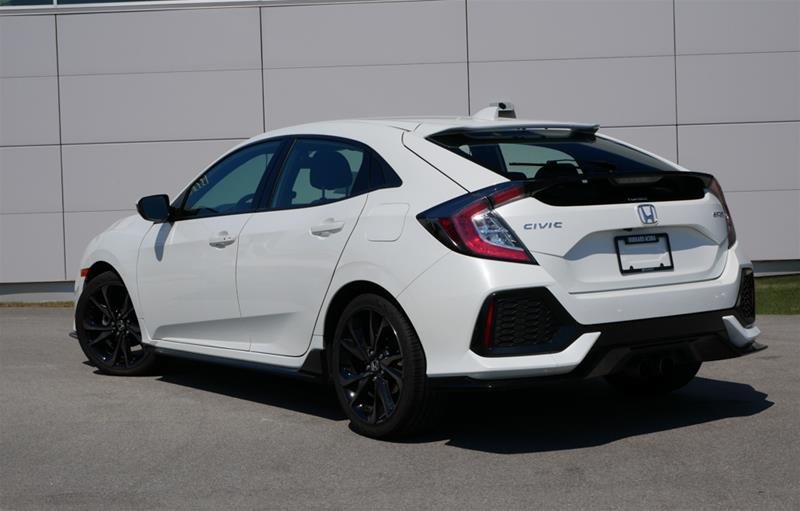 Dilawri Group of Companies | 2018 Honda Civic Hatchback Sport 6MT | #26168A