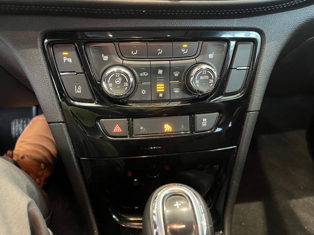 2017 Buick Encore Premium in Amos, Quebec - 16 - w1024h768px
