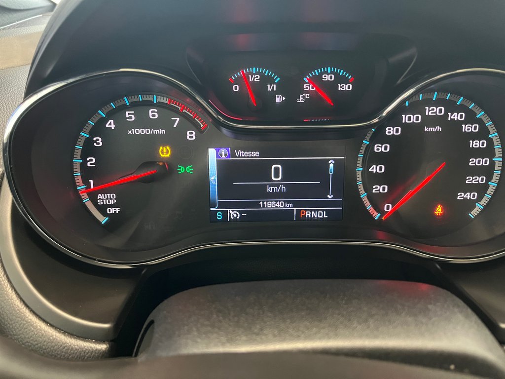 2018 Chevrolet Cruze Premier in Amos, Quebec - 14 - w1024h768px