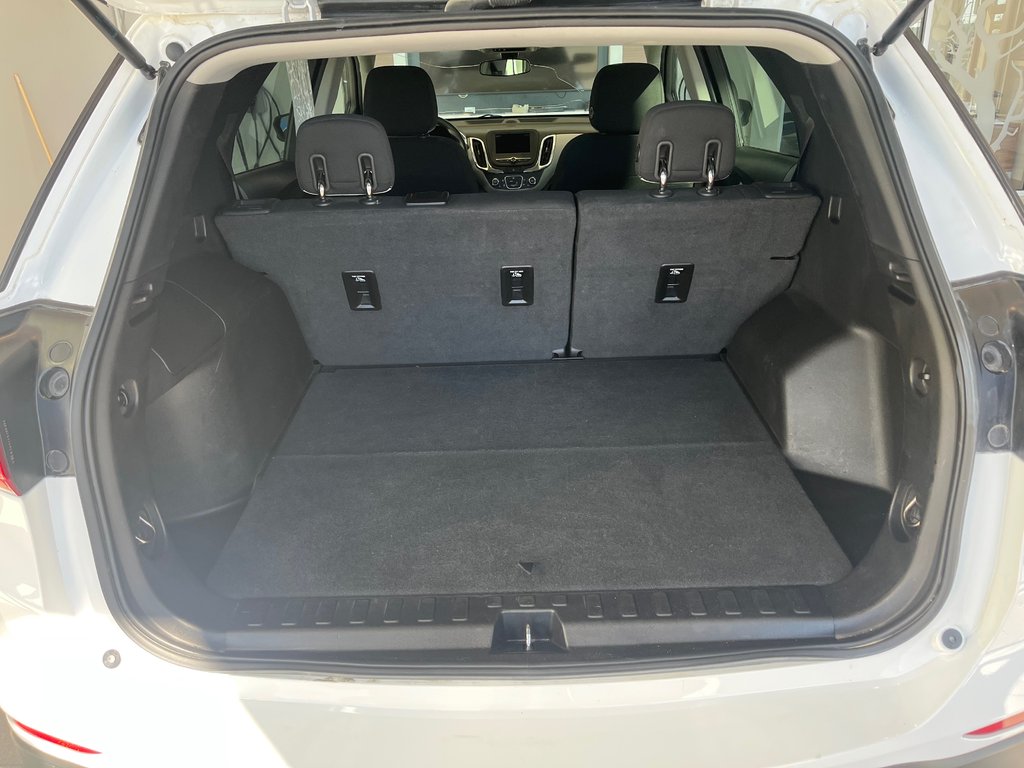 2019 Chevrolet Equinox LS in Amos, Quebec - 6 - w1024h768px