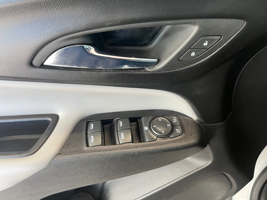 2019 Chevrolet Equinox LS in Amos, Quebec - 9 - w1024h768px