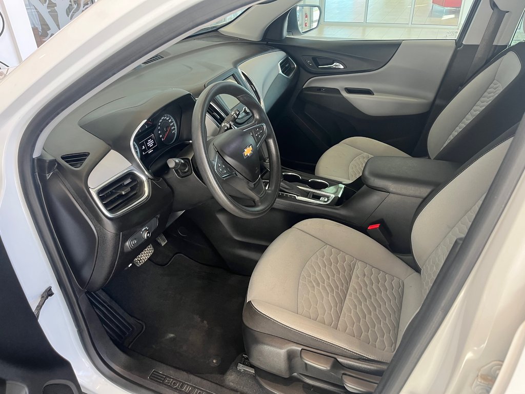 2019 Chevrolet Equinox LS in Amos, Quebec - 8 - w1024h768px