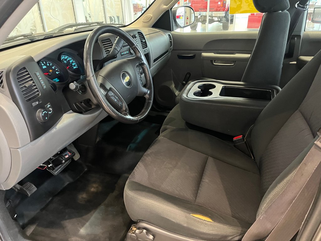 Chevrolet Silverado 1500 WT 2013 à Amos, Québec - 8 - w1024h768px