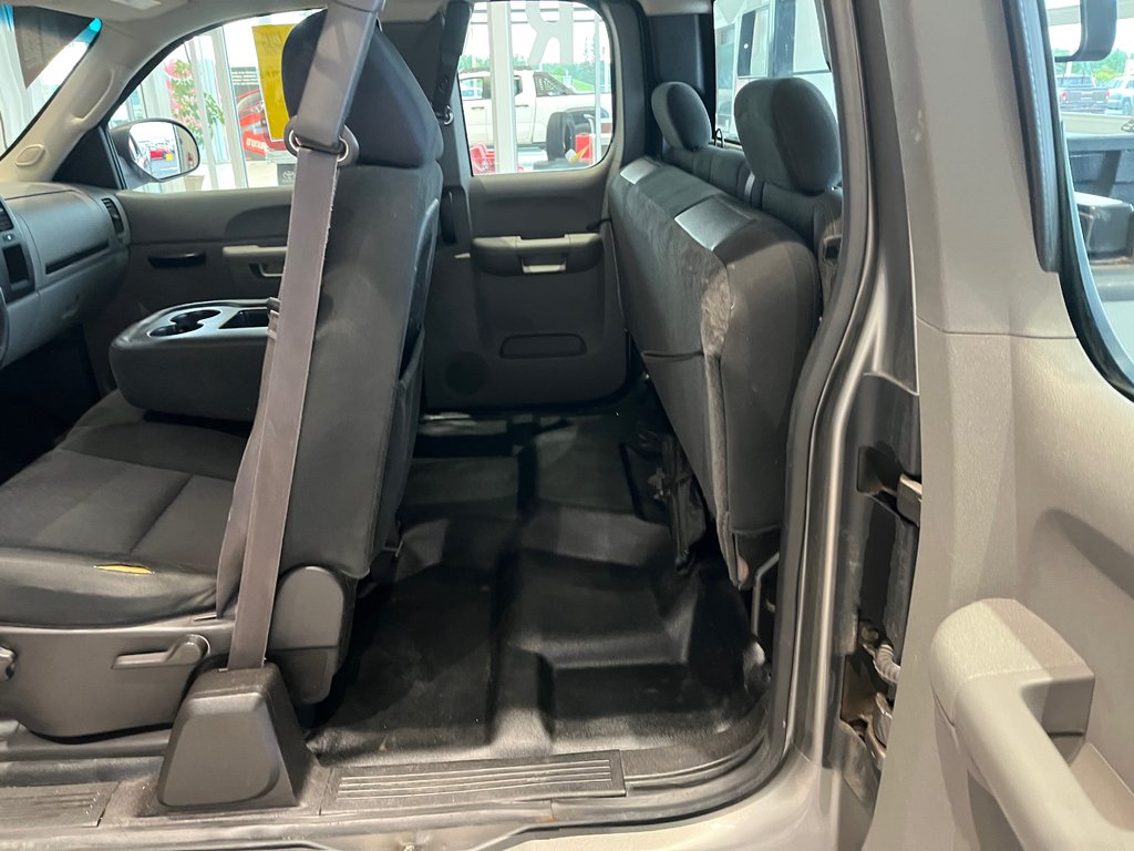 Chevrolet Silverado 1500 WT 2013 à Amos, Québec - 7 - w1024h768px