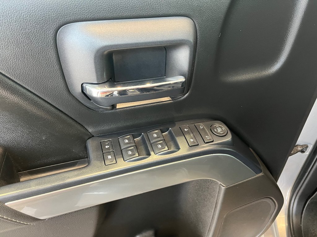 Chevrolet Silverado 1500 LT 2017 à Amos, Québec - 10 - w1024h768px
