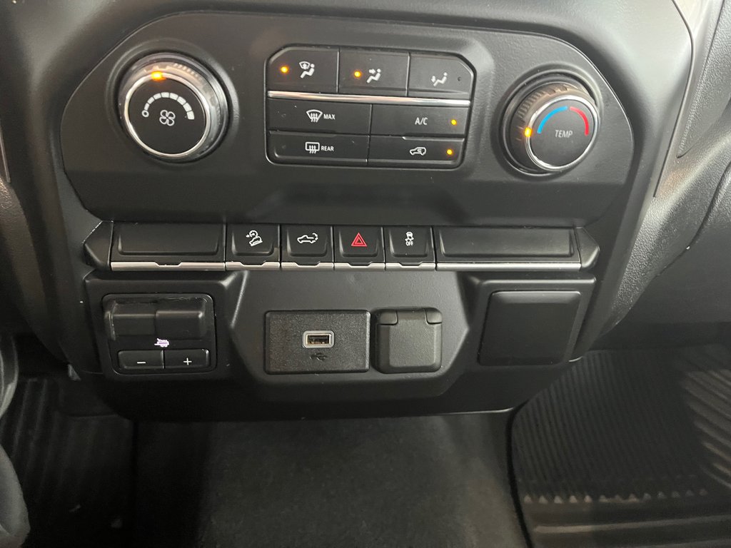 Chevrolet Silverado 1500 Custom Trail Boss 2019 à Amos, Québec - 16 - w1024h768px