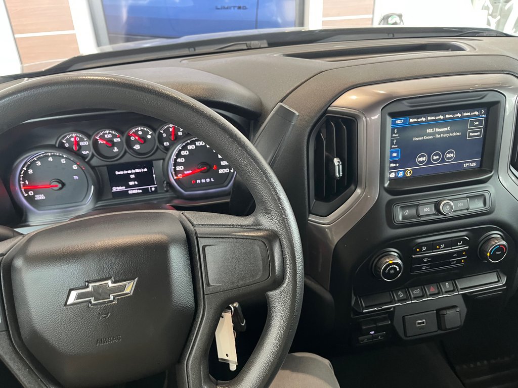 Chevrolet Silverado 1500 Custom Trail Boss 2019 à Amos, Québec - 11 - w1024h768px