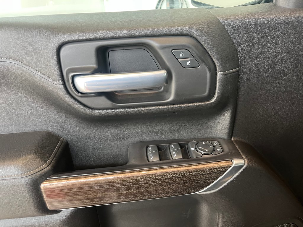 2021 Chevrolet Silverado 1500 RST diesel in Amos, Quebec - 12 - w1024h768px
