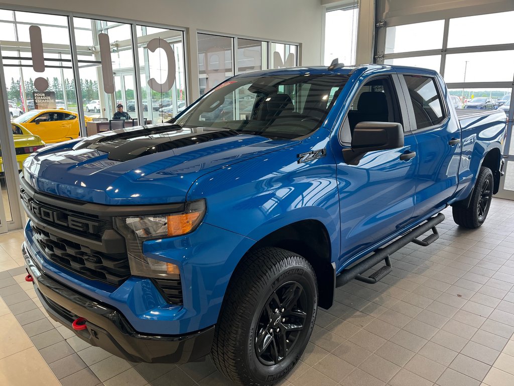 Chevrolet Silverado 1500 Custom Trail Boss 2023 à Amos, Québec - 7 - w1024h768px