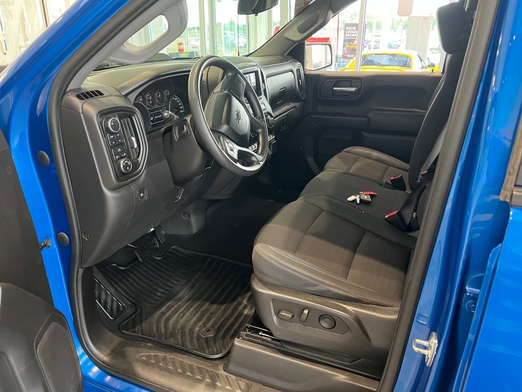 Chevrolet Silverado 1500 Custom Trail Boss 2023 à Amos, Québec - 9 - w1024h768px