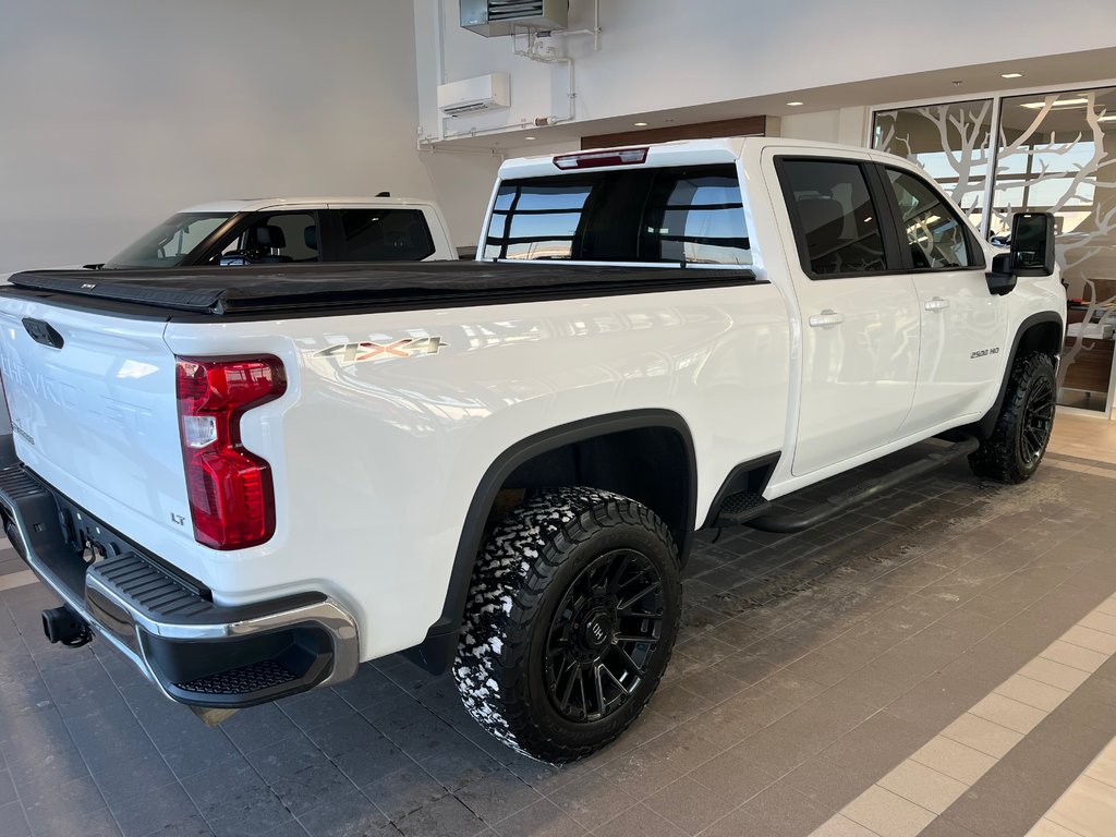 Chevrolet Silverado 2500HD LT 2021 à Amos, Québec - 3 - w1024h768px