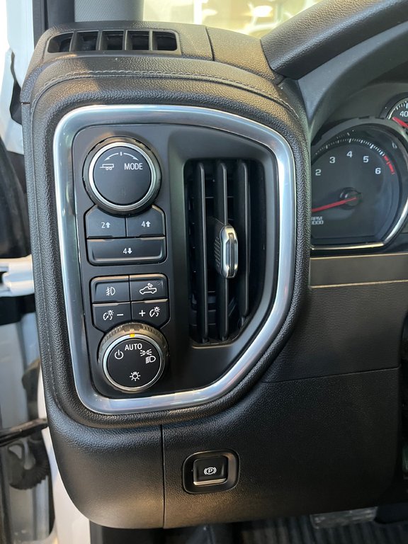 Chevrolet Silverado 2500HD LT 2021 à Amos, Québec - 13 - w1024h768px