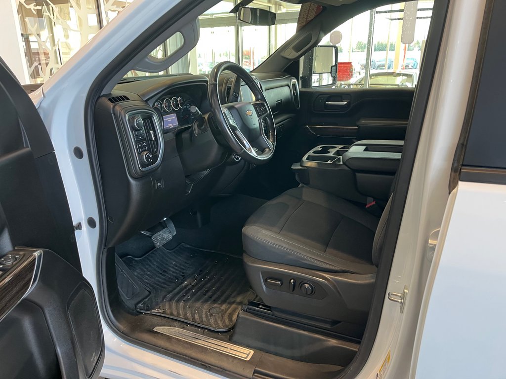 Chevrolet Silverado 2500HD LT 2021 à Amos, Québec - 11 - w1024h768px
