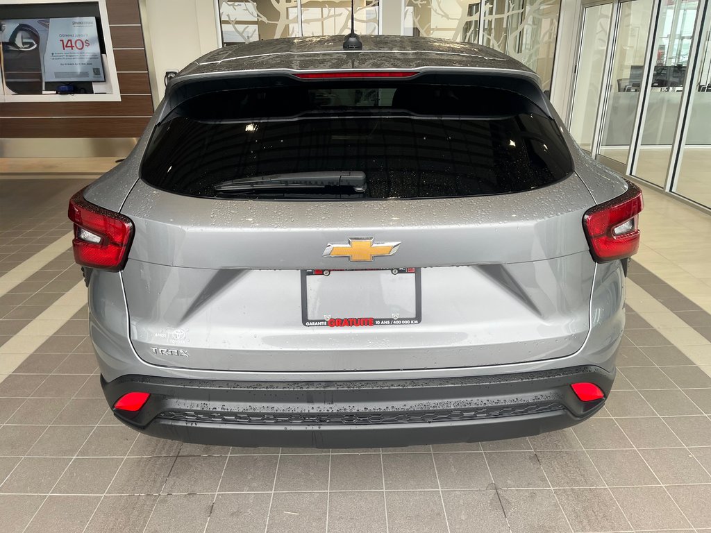 2024 Chevrolet Trax LS in Amos, Quebec - 7 - w1024h768px