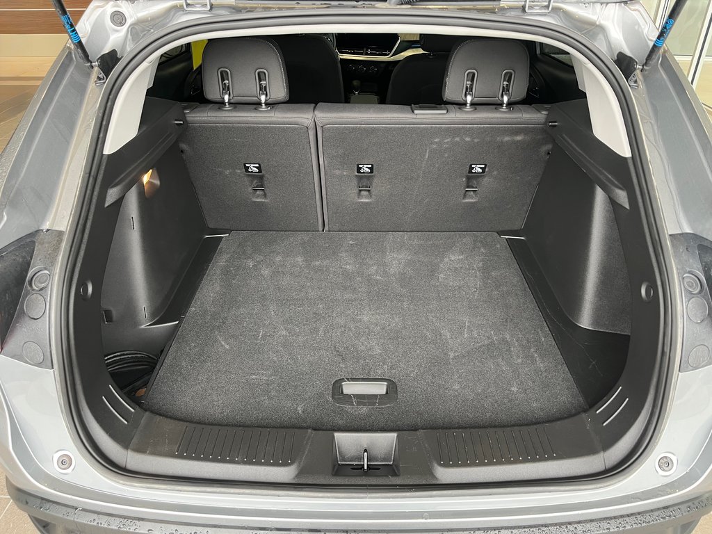 2024 Chevrolet Trax LS in Amos, Quebec - 8 - w1024h768px
