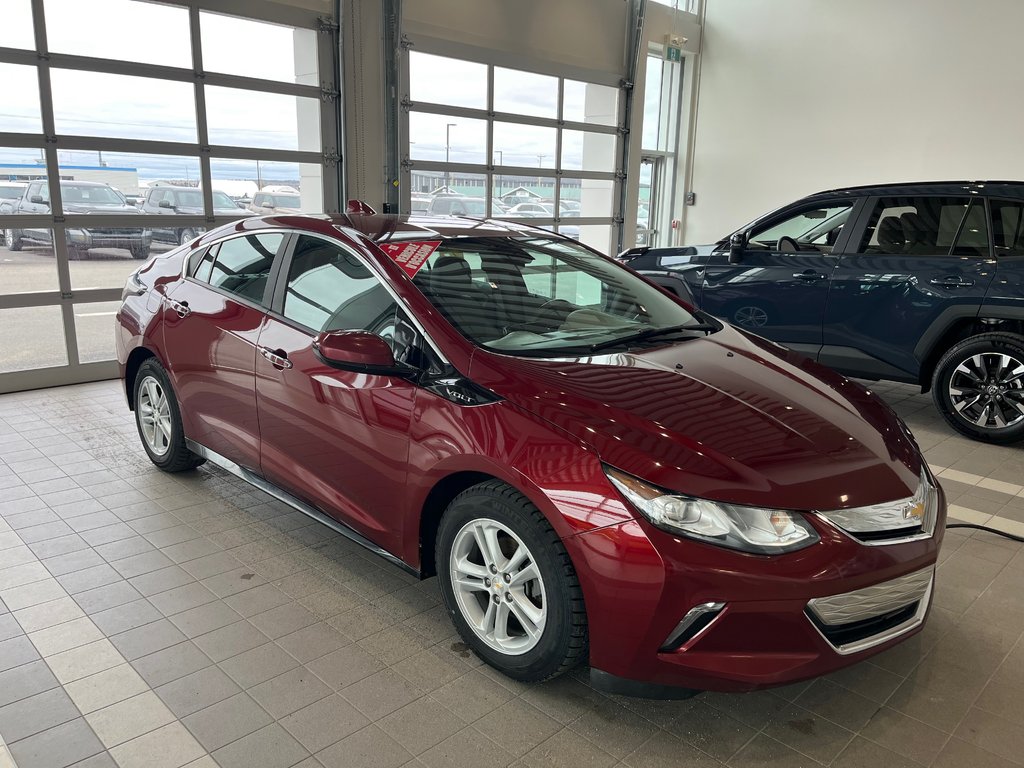 2017 Chevrolet Volt LT in Amos, Quebec - 1 - w1024h768px