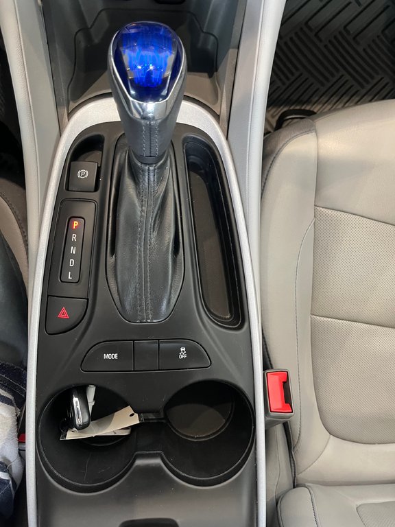 2017 Chevrolet Volt LT in Amos, Quebec - 18 - w1024h768px
