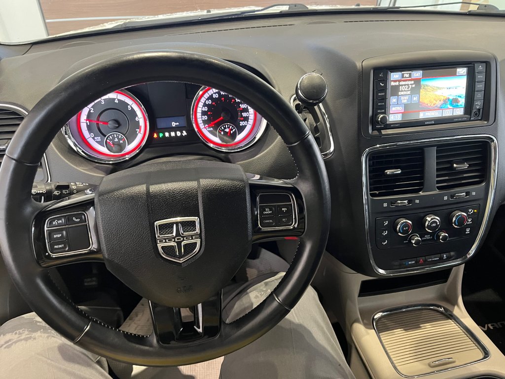Dodge Grand Caravan SXT Premium Plus 2017 à Amos, Québec - 18 - w1024h768px