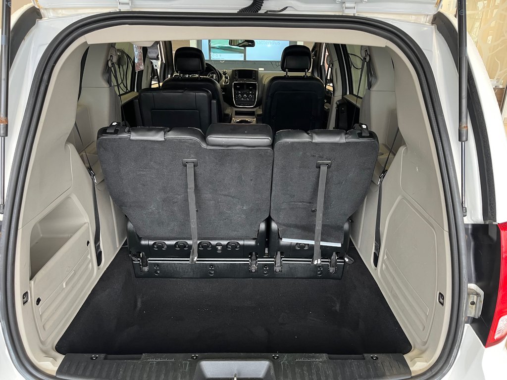 Dodge Grand Caravan SXT Premium Plus 2017 à Amos, Québec - 9 - w1024h768px